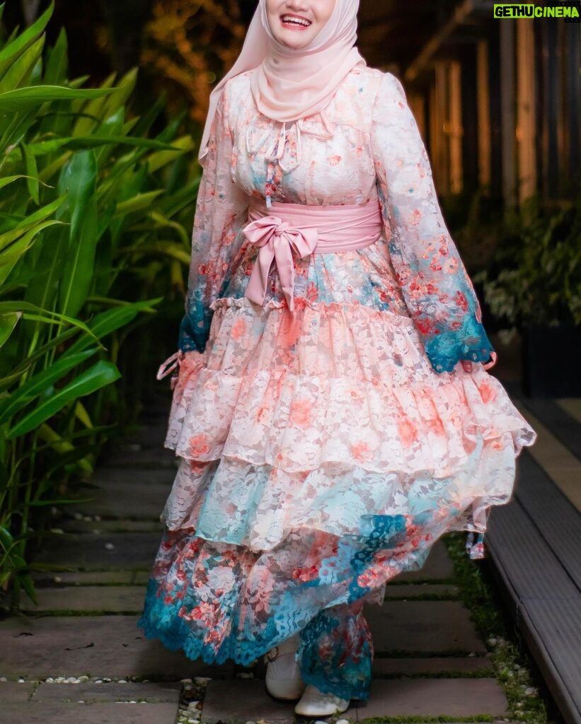 Fatin Shidqia Instagram - hut 25 tahun Banjarbaru!! sewruuuuuu 🫶🏼✨ dress by @callathelabel styled by @_gilygily make up by me HEHE :3