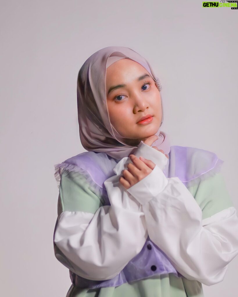 Fatin Shidqia Instagram - Terima kasih ya 800k subs dan views-nya!! 🥰