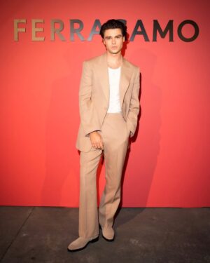 Felix Mallard Instagram - GRAZIE MILLE AMICI @ferragamo x @cultured_mag 🍸🍽