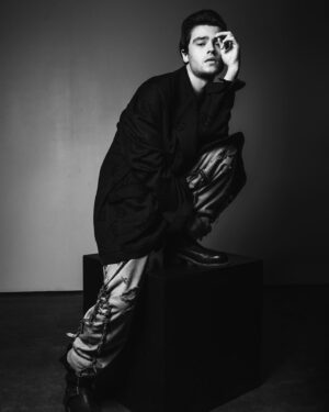 Felix Mallard Instagram - Had a chat with @vman about acting and meat pies and of course @gngbts 

LINK IN BIO 💥 

@enfoque_lumiere // @luca_falcioni_ // @groomedbymichelleharvey