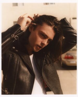 Felix Mallard Instagram - ⚡️FEAR AND LOATHING AT THE GOLDSTAR INN ⚡️

Had the absolute best time shooting for 
@flauntmagazine, follow the link in my bio to read if ya feel like giving it a squiz 
 
@jonnymarlow 
@joshen_mantai 
@mrmontyjackson
@barbaraguillaume 
@masondepaco