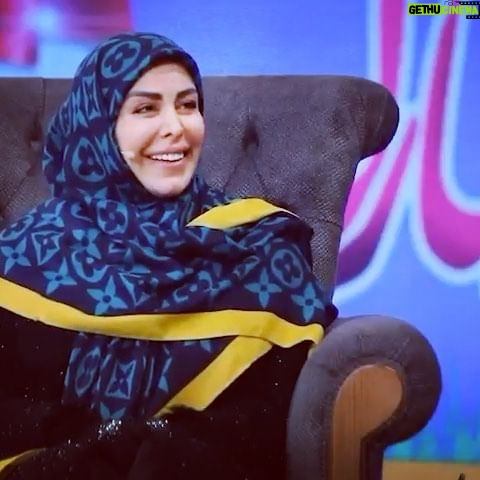 Felor Nazari Instagram - برنامه ی احوالپرسی شبکه دو ۱۴۰۱ مهمان خانه های شما هستیم احوالتون جطوره ؟ #فلورنظری #عشق #شبکه_دو #تلویزیون #خدا #مردم #دنیا #شادی