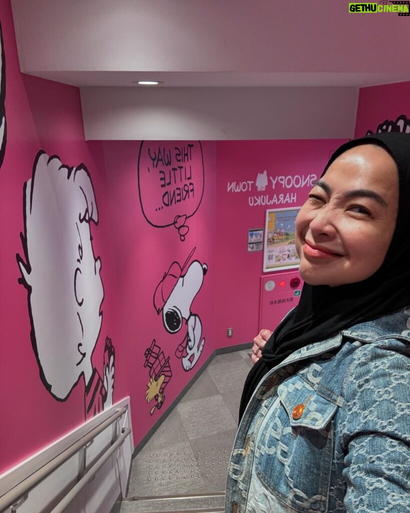 Feni Rose Instagram - Wajah gembira ku.. #japan #snoopy