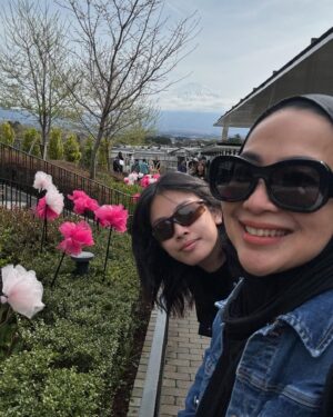 Feni Rose Instagram - Udh beberapa kali liburan cuma berdua aja sama @audikiranaa , ke mana mana modalnya cuma browsing dan google map .. dan tentu saja wifi yg super kenceng dg kuota unlimited.. bahkan ada money back guarantee 100 persen, garansi bisa langsung terhubung wifinya.. apalagi kl bukan @javamifi .. 

Begitu mendarat  lgs aja aktifin modem  @javamifi nya .. bisa untuk 5 devices, CS 24 jam, dan bisa connect di lebih dari 200 negara. 

Udah berasa akamsi lah.. dari Tokyo, cari2 rute ke shimokitzawa, Osaka, Nara, Muter2 Kyoto.. amaan .. wifi aman lah kl ada @javamifi 

#kuotatanpabatas