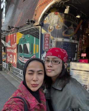 Feni Rose Instagram - Udh beberapa kali liburan cuma berdua aja sama @audikiranaa , ke mana mana modalnya cuma browsing dan google map .. dan tentu saja wifi yg super kenceng dg kuota unlimited.. bahkan ada money back guarantee 100 persen, garansi bisa langsung terhubung wifinya.. apalagi kl bukan @javamifi .. 

Begitu mendarat  lgs aja aktifin modem  @javamifi nya .. bisa untuk 5 devices, CS 24 jam, dan bisa connect di lebih dari 200 negara. 

Udah berasa akamsi lah.. dari Tokyo, cari2 rute ke shimokitzawa, Osaka, Nara, Muter2 Kyoto.. amaan .. wifi aman lah kl ada @javamifi 

#kuotatanpabatas
