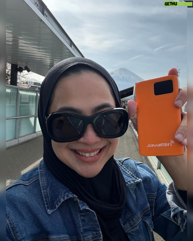 Feni Rose Instagram - Udh beberapa kali liburan cuma berdua aja sama @audikiranaa , ke mana mana modalnya cuma browsing dan google map .. dan tentu saja wifi yg super kenceng dg kuota unlimited.. bahkan ada money back guarantee 100 persen, garansi bisa langsung terhubung wifinya.. apalagi kl bukan @javamifi .. Begitu mendarat lgs aja aktifin modem @javamifi nya .. bisa untuk 5 devices, CS 24 jam, dan bisa connect di lebih dari 200 negara. Udah berasa akamsi lah.. dari Tokyo, cari2 rute ke shimokitzawa, Osaka, Nara, Muter2 Kyoto.. amaan .. wifi aman lah kl ada @javamifi #kuotatanpabatas