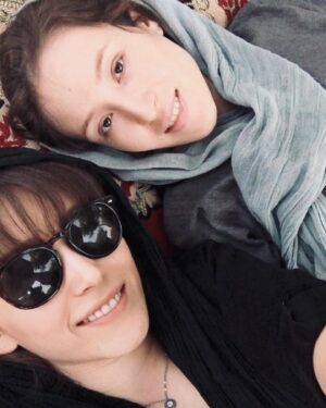 Fereshteh Hosseini Instagram - .
تولدت مبارک‌ ستاره‌ی آسمون من 💌♥️

#sisters