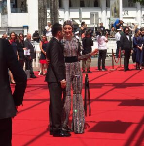Fereshteh Hosseini Instagram - 👁👁 @navidmohammadzadeh ♥️ my forever love, my forever bestie 👼🏽 @festivaldecannes Designer 👔👗 : @mohammad_pooreskandarian 💌 @_zardouz_ 🌌🪅♥️ Designer 👛 : @yasea.s 💌 @yaseahorsedesign 🪄