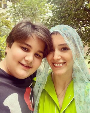 Fereshteh Hosseini Instagram - .
کارو، آقای سوال 🤪