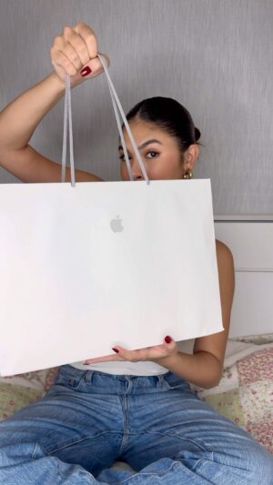 Fernanda Concon Instagram - A intenção não era ser um ASMR de reações, mas genuinamente virou um. 

Thks @apple | The new MacBook Air M3