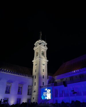 Fernanda Concon Instagram - Ao dia mais especial que Coimbra deu me desde que cheguei nesta cidade; À Eric, Luísa e Letícia, meus padrinhos, estes que foram casa e família desde o primeiro dia; À Coimbra, cidade dos estudantes e terra da saudade, sem ti nada disto seria possível. 

Quem te não viu anda cego
Quem te não ama não vive