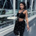 Fernanda Medrado Instagram - Pode espalhar que você não vai com a minha cara mas no fundo você sabe que eu sou BRABA . Já foi no Spotify ver meu EP a com 8 faixas inéditas que lançou hoje ? 🔥
