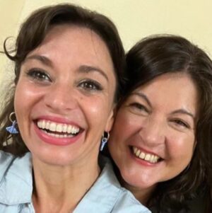 Fernanda Metilli Instagram - Amo esta foto xq fue la última vez que me viste actuar. El último Rex que hicimos con Las Chicas de La Culpa. Me abrazaste fuerte como siempre y te emocionaste , xq “habíamos llenado y actuado en el Rex” . “Vos te das cuenta? Un grupo de MUJERES COMEDIANTES ESTÁ LLENANDO EL REX” , me dijiste. Completamente orgullosa . Sabiendo q ese era uno de tus sueños . Siempre seré tu “Princesa de Borcegos” Noris de mi alma ❤️ Gracias amiga, agradezco cada instante que seas parte de mi vida ❤️ en todos los planos de la vida @noraschiavoni