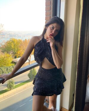 Feyza Civelek Instagram - 🖤