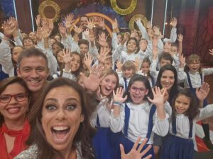 Filomena Cautela Instagram - Foto e vídeo dump da última semana...
Isto faz parte do guia de Cautelas para investimentos do último @programacautelar.rtp  nua de ténis #trend 
Consta:
Selfie com o coro de santo Amaro de Oeiras #lifegoals
E descobri os meus novos avós.
Cenas avulsas.
Faltam 2 programas.

Manter o sorriso e a sanidade em tempos de guerra.