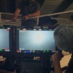 Fiona Palomo Instagram - Quiero comunicar lo hermoso que fue trabajar y conocer a todo el equipo de @octopus_uwfilms 🎥 Son un regalo de la T3 de ControlZ para mi. Son un equipo increíblemente profesional y de personas tan cálidas y divertidas- hicieron este rodaje y el pasar hasta 30 min bajo el agua para grabar estas escenas de las experiencias más divertidas y únicas de mi vida. Me dieron oxígeno (literalmente) y toda la tranquilidad humanamente posible para superar este reto. Metros bajo el agua para simular la profundidad del mar, pasando 7/8 horas en el agua y ratos largos debajo de ella antes de subir a la superficie.. Lo que creamos con ustedes es un perfecto ejemplo de que el arte no depende jamás de la literalidad de las palabras, del sonido, de absolutamente nada más que la simpleza y magia de la comunicación pura. Se ve el amor y la historia de Maria y Natalia a flor de piel en segundos bajo el agua.. (Les dije que desde chiquita quería ser sirena y se me concedió 🧜🏻‍♀️)