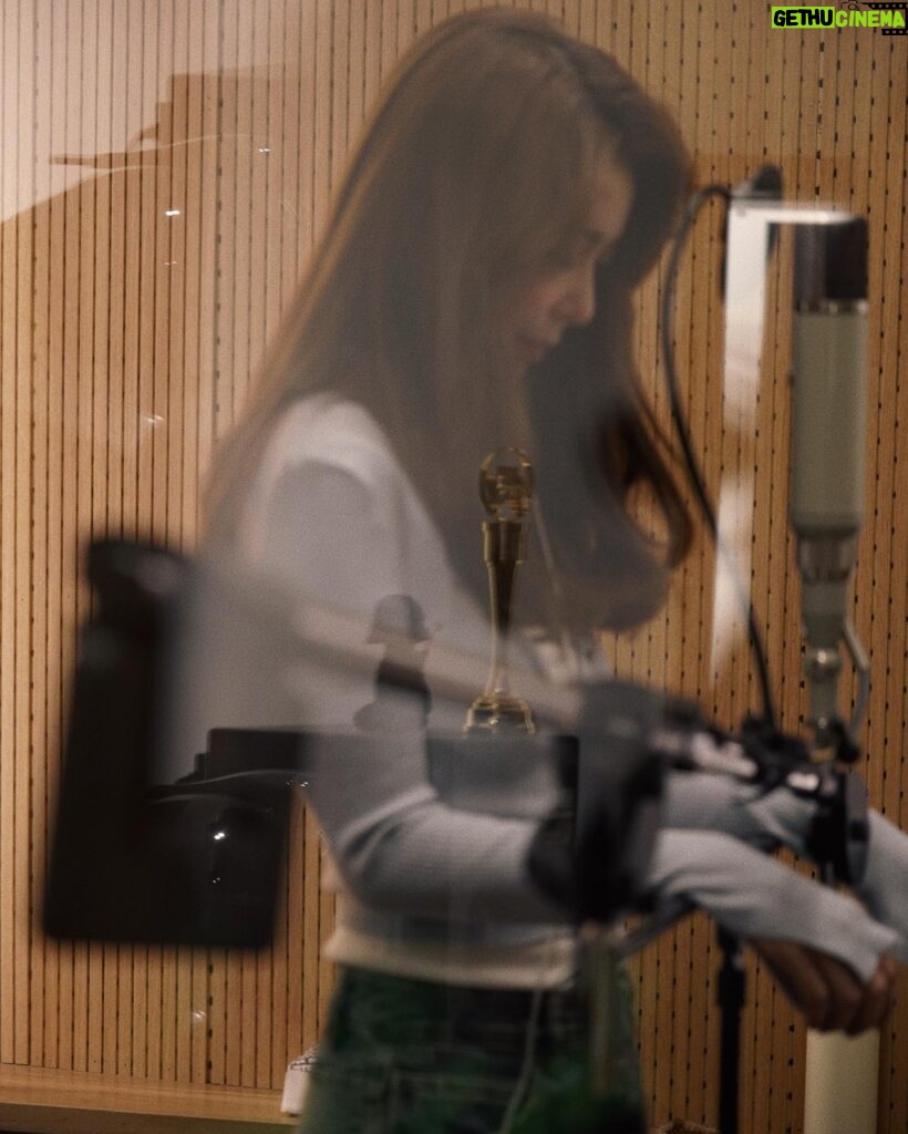 Fiona Sit Instagram - Recording my new song last week ❤️❤️❤️❤️ talking about human connection it is 🥹