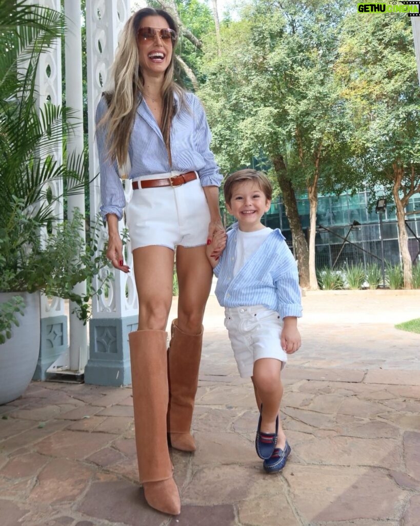 Flávia Viana Instagram - Uma mamãe acompanhada dos filhos e usando a bota mais perfeita do mundo não quer guerra com ngm 🥰 Nós! Pelos olhos da “suirmã” 📸❤ Bota Elle @wernercalcados