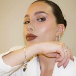 Flavia Pavanelli Instagram - @theofficialpandora girl ✨⭐️ omg, a maior joalheria do mundo é minha nova parceira! E o melhor: já começo dizendo que tem brindes exclusivos para vocês. Nas compras acima de R$499 voce ganha um bracelete lindíssimo e acima de R$899 além dele, você também leva de brinde um porta-jóias especial! Felizzz, felizzz ✨✨✨ #Pandora #pubIi