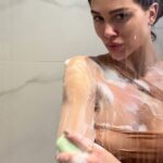 Flavia Pavanelli Instagram - Como é incrível ter a experiência de ter um #BanhoPremiumTodosOsDias 🚿 e sabe o que é preciso para isso? Qualquer sabonete da linha Flor de Ypê! São várias fragrâncias, que deixam a pele macia, gostosa e com um cheirinho delicioso. Testem e me contem? Vocês não vão se arrepender! #FlorDeYpê #Publicidade