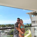 Flaviana Seeling Instagram - Tener un compañero es magia, estar juntos apoyándonos en cada etapa de nuestra vida ha sido fundamental! Este viaje fue tan especial para nosotros 🥰 . A veces no entendemos lo que la vida nos regala, por eso es importante creer en Dios y en que nos seguirá guiando por el mejor camino 🙏🏻. Amor, gracias por todo lo que me entregas a diario, por hacerme reír y compartir locuras 💖 Te amo @orlando_carmona ♥️ Experiencia increíble en @unico2087 😍 #myunicoexperience UNICO 20°87°, Hotel Riviera Maya 📍 🙌🏻🌴