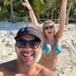 Flaviana Seeling Instagram - Tener un compañero es magia, estar juntos apoyándonos en cada etapa de nuestra vida ha sido fundamental! Este viaje fue tan especial para nosotros 🥰 . A veces no entendemos lo que la vida nos regala, por eso es importante creer en Dios y en que nos seguirá guiando por el mejor camino 🙏🏻. Amor, gracias por todo lo que me entregas a diario, por hacerme reír y compartir locuras 💖 Te amo @orlando_carmona ♥️ Experiencia increíble en @unico2087 😍 #myunicoexperience UNICO 20°87°, Hotel Riviera Maya 📍 🙌🏻🌴