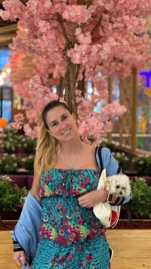 Flaviana Seeling Instagram - Han sido dias con tantas cosas que ni imaginan! Con Alegrías, retos, penas… pero unidos y con mucho amor 💖 
Eso es lo que hace la conexión con tu gente, con tu  familia, a mi me recarga pasar tiempo de calidad ellos, me hace agarrar la fuerza necesaria y la motivación para continuar y lograr mis objetivos💖 

Y tú? Cómo recargas tus baterías 🔋?