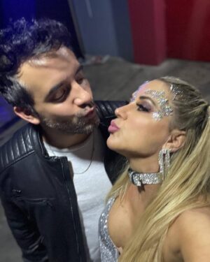Flaviana Seeling Instagram - Mi gran compañero que me regaló la vida ❤️ lo que siempre quise y esperé, gracias esposo mío por ser mi partner en cada aventura, por escucharme, aconsejarme y mostrarme tu visión tan bonita de las cosas, te amo ❤️.