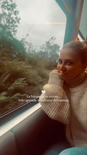 Flaviana Seeling Instagram - Como sea, debes aprender a disfrutar del camino, todo proceso tiene sus etapas…💜
Te espero en www.soyvibrante.com
@soy.vibrante 
.
.
#soyvibrante #flavianaseeling #amorpropio #comunidad #coachdevida #coaching #cursos #mentalidad #motivacion #crecimiento
