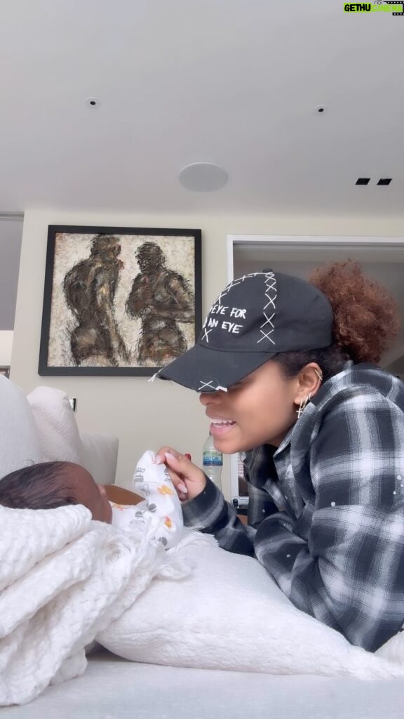 Fleur East Instagram - Daily chats with my new bestie 🥰🥹 The first 4 weeks of being a parent have been a whirlwind! Looking after a baby really is something! 😂 But I always have a few moments, for example when I’m up at 2am because baby girl needs a feed. Or I haven’t slept, feel shattered and can’t work out why my baby is crying when I’ve been through the entire checklist! I remind myself that there was a time where I wished and hoped for the very chapter I’m in right now. When I’m knee deep in nappies and drowning in milk, it’s sometimes hard to see that I am in the middle of all the moments I prayed for. When the true feeling of gratitude hits me and I see my baby girl smile, it makes every challenge worth it. For anyone in the struggle right now (first time mothers or parents like me) please share in the comments below anything that helps get you through or any advice you were given that kept you going through the toughest of times. Let’s help lift each other up. 🙌❤️