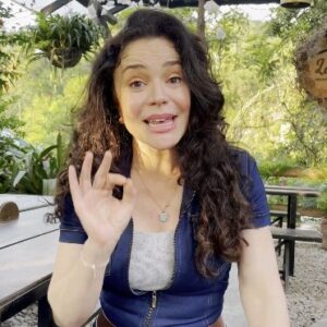Flora Martínez Instagram - Les comparto más testimonios de #itziatangoycacao en la bendita tierra de San Vicente de Chucurí 🙏❤️🇨🇴
.
.
.
#sanvicentedechucuri #cacao #lacapitalcacaoteradecolombia #cinecolombiano