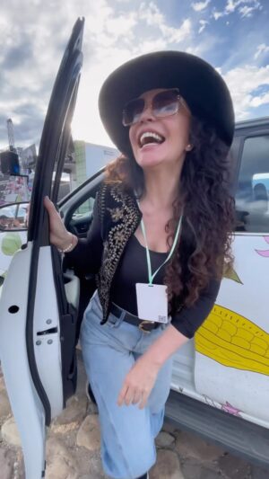 Flora Martínez Instagram - Gracias al maravilloso @festcinevilla por invitarnos a disfrutar de un fin de semana maravilloso  y compartir con el público @itziatangoycacao en Villa de Leyva, con encuentros inolvidables, un homenaje al maestro @jorgealitriana, disfrutar de grandes artistas como @jpzaramella @_danieldamian  @rtvcco @richortiz.a @calderon.y.pineros @rodrigotrianadirector @diegoriveraroficial @haroldtrompeter y Gracias a @toyotacolombia por acompañar cada paso del mágico viaje de @itziatangoycacao que apenas comienza.