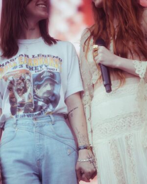 Florence Welch Instagram - Love’s out there 
And I can’t leave it be 
@mothercain ❤️‍🩹