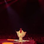 Florence Welch Instagram - Back in your flowering arms 🥀