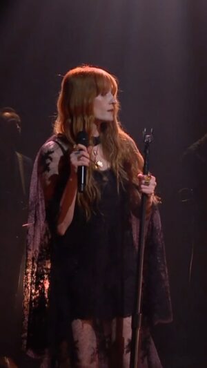 Florence Welch Instagram - KING ⚔️
Thank you @latelateshow @j_corden