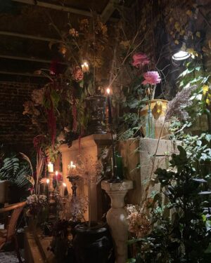 Florence Welch Instagram - Lucy at @luca.restaurant 🕸️

Thank you so much to everyone at @luca.restaurant for such a beautiful All Hallow’s dinner🕯️, and @starflowerlondon for the incredible gothic arrangement’s 🥀

I had such a wonderful time and I finally got to see Dave @glassanimals and we drank all the blood that we could 🩸x