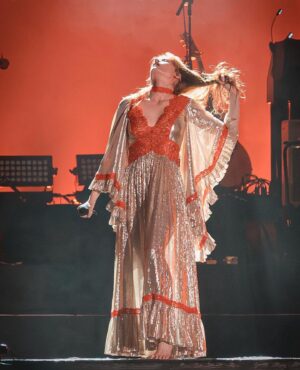 Florence Welch Instagram - Obrigada Rio 
Eu te amo 🌺