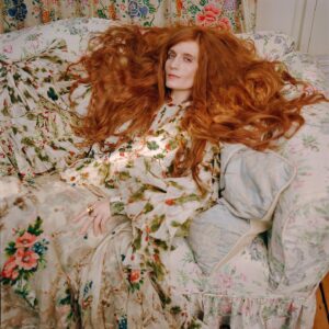 Florence Welch Instagram - Shot by @autumndewilde for @voguemagazine 🪷 @amandaharlech @odilegilbert_official @sarahreygate