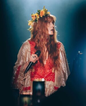 Florence Welch Instagram - Obrigada Rio 
Eu te amo 🌺