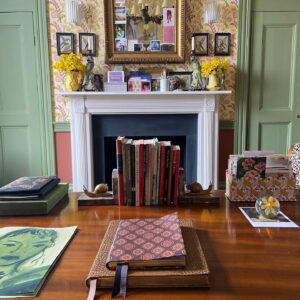 Florence Welch Instagram - Desk and daffodils x