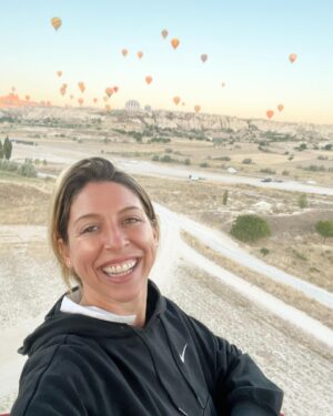 Florencia Bertotti Instagram - Capadoccia nos cautivó 
Nunca olvidaremos esta experiencia y este lugar.

Destino imperdible.
Realmente mágico ✨

🕌🇹🇷💛✨☀️🎈