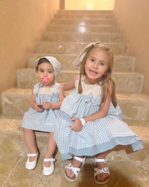 Florencia de Saracho Instagram - Mi Bebé mi María ya 2 años que llegaste a revolotear esta familia… eres mi sueño mi niña, no tengo palabras para explicar lo que siento por ti, mi piloncito, mi niña consentida de Mamá, la más cariñosa y besucona. Te amo con todas mis fuerzas mi bebé, cada mañana que te veo siento algo tan bonito y tan raro que tampoco sabría cómo explicarlo, sin duda dicen que los pilones es al que mas se disfruta… te prometí hace un año que iba a salir adelante por ti, se que no ha sido fácil, pero aquí sigo luchando cada día para que tengas una mamá fuerte y con mucha energía….
Feliz cumpleaños María!!!