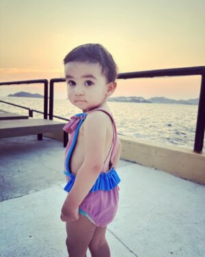 Florencia de Saracho Instagram - Mi Bebé mi María ya 2 años que llegaste a revolotear esta familia… eres mi sueño mi niña, no tengo palabras para explicar lo que siento por ti, mi piloncito, mi niña consentida de Mamá, la más cariñosa y besucona. Te amo con todas mis fuerzas mi bebé, cada mañana que te veo siento algo tan bonito y tan raro que tampoco sabría cómo explicarlo, sin duda dicen que los pilones es al que mas se disfruta… te prometí hace un año que iba a salir adelante por ti, se que no ha sido fácil, pero aquí sigo luchando cada día para que tengas una mamá fuerte y con mucha energía….
Feliz cumpleaños María!!!