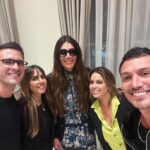 Florencia de la V Instagram - Las flores de mí jardín by @veroalfie 🪻🪷🌷🌾🪷🪻 - - Cuál es tu look favorito? Los leo! 👀👀👀 @marcelohigh @drarosiflom @cocobuenosaires @kryolanargentina