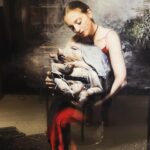 Florencia de la V Instagram - Solo a través de arte podemos salir de nosotros mismos. Ver lo que otro ve de ese universo que no es el mismo que el nuestro. @chanchobola 🐷🪻💐🌺