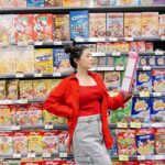 Focus Jirakul Instagram - เวลากินเราก็ตั้งใจ เวลารักใครเราก็รักจริง แฮร่!!! มีความสุขมากเลยค่ะ กับการได้เตร่หาของกินที่มีเยอะมาก อันนี้ก็น่ากิน อันโน่นก็น่าลอง อันนี้ชอบมาก โอ๊ยยยอันนั้นอร่อยสุดๆ เดินท็อปส์เดินช้อปมันส์มาก เดินจนขาลากก็ยังช้อปไม่หมด ตอนนี้ท็อปส์ ฉลองครบรอบ 𝟐𝟕 ปี #𝐄𝐯𝐞𝐫𝐲𝐃𝐚𝐲𝐇𝐀𝐏𝐏𝐈𝐍𝐄𝐒𝐒 ค้นพบความสุขที่ไม่ธรรมดา กับโปรโมชั่นที่จะทำให้คุณ สุข สุด สุด! ✨ . ♥️ สุขสุดคุ้ม ดีลเด็ด สินค้าลดราคาเริ่มต้นเพียง 27 บาท! ♥️ สุขทุกวัน รับคะแนน The 1 x 27 เท่า เมื่อช็อปครบ 500 บาทขึ้นไป / ใบเสร็จ จำกัดสิทธิ์ 100 คนแรก ต่อวัน* ♥️ สุขสุด เอ็กซ์คลูซีฟ Top spender ที่มียอดซื้อสะสมสูงสุด 27 ท่านแรก รับฟรี! บัตรที่พักในเครือ Centara มูลค่า 27,000 บาท และ รับคะแนน The 1 อีก 10,000 คะแนนทันที ♥️ สุขสุดฟิน รับคูปองส่วนลดสูงสุด 27% (1 ชุด) เมื่อช็อปสินค้าครบ 600 บาท / ใบเสร็จ** . 📲 รายละเอียดเพิ่มเติม คลิก → https://tops.sh/s/tops27thanniversary . 📍 ที่ ท็อปส์, ท็อปส์ เดลี่, ท็อปส์ ฟู้ด ฮอลล์ และท็อปส์ ไฟน์ ฟู้ด ทุกสาขา หมดเขต 10 ตุลาคม นี้! . @topsthailand #Tops27 #Tops27thAnniversary #EveryDayDISCOVERY #EveryDayHAPPINESS