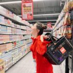 Focus Jirakul Instagram - เวลากินเราก็ตั้งใจ เวลารักใครเราก็รักจริง แฮร่!!! มีความสุขมากเลยค่ะ กับการได้เตร่หาของกินที่มีเยอะมาก อันนี้ก็น่ากิน อันโน่นก็น่าลอง อันนี้ชอบมาก โอ๊ยยยอันนั้นอร่อยสุดๆ เดินท็อปส์เดินช้อปมันส์มาก เดินจนขาลากก็ยังช้อปไม่หมด ตอนนี้ท็อปส์ ฉลองครบรอบ 𝟐𝟕 ปี #𝐄𝐯𝐞𝐫𝐲𝐃𝐚𝐲𝐇𝐀𝐏𝐏𝐈𝐍𝐄𝐒𝐒 ค้นพบความสุขที่ไม่ธรรมดา กับโปรโมชั่นที่จะทำให้คุณ สุข สุด สุด! ✨ . ♥️ สุขสุดคุ้ม ดีลเด็ด สินค้าลดราคาเริ่มต้นเพียง 27 บาท! ♥️ สุขทุกวัน รับคะแนน The 1 x 27 เท่า เมื่อช็อปครบ 500 บาทขึ้นไป / ใบเสร็จ จำกัดสิทธิ์ 100 คนแรก ต่อวัน* ♥️ สุขสุด เอ็กซ์คลูซีฟ Top spender ที่มียอดซื้อสะสมสูงสุด 27 ท่านแรก รับฟรี! บัตรที่พักในเครือ Centara มูลค่า 27,000 บาท และ รับคะแนน The 1 อีก 10,000 คะแนนทันที ♥️ สุขสุดฟิน รับคูปองส่วนลดสูงสุด 27% (1 ชุด) เมื่อช็อปสินค้าครบ 600 บาท / ใบเสร็จ** . 📲 รายละเอียดเพิ่มเติม คลิก → https://tops.sh/s/tops27thanniversary . 📍 ที่ ท็อปส์, ท็อปส์ เดลี่, ท็อปส์ ฟู้ด ฮอลล์ และท็อปส์ ไฟน์ ฟู้ด ทุกสาขา หมดเขต 10 ตุลาคม นี้! . @topsthailand #Tops27 #Tops27thAnniversary #EveryDayDISCOVERY #EveryDayHAPPINESS