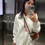 Foquinha Instagram - de 1 a 10, qual foto representa sua semana? 1. vida no campo 2 feliz Páscoa 🐰❤️ 3. amei o batom🍒 4. ainda mais fã de @vanessadamata 5. meu vizinho 6. quer panquequinha de banana? 7. roubei o moletom do modi 8. minha gringa 9. cineminha da dinda 10. maratona de Desejos S.A. no star que tem colaboração de roteiro do maior @brandtandre