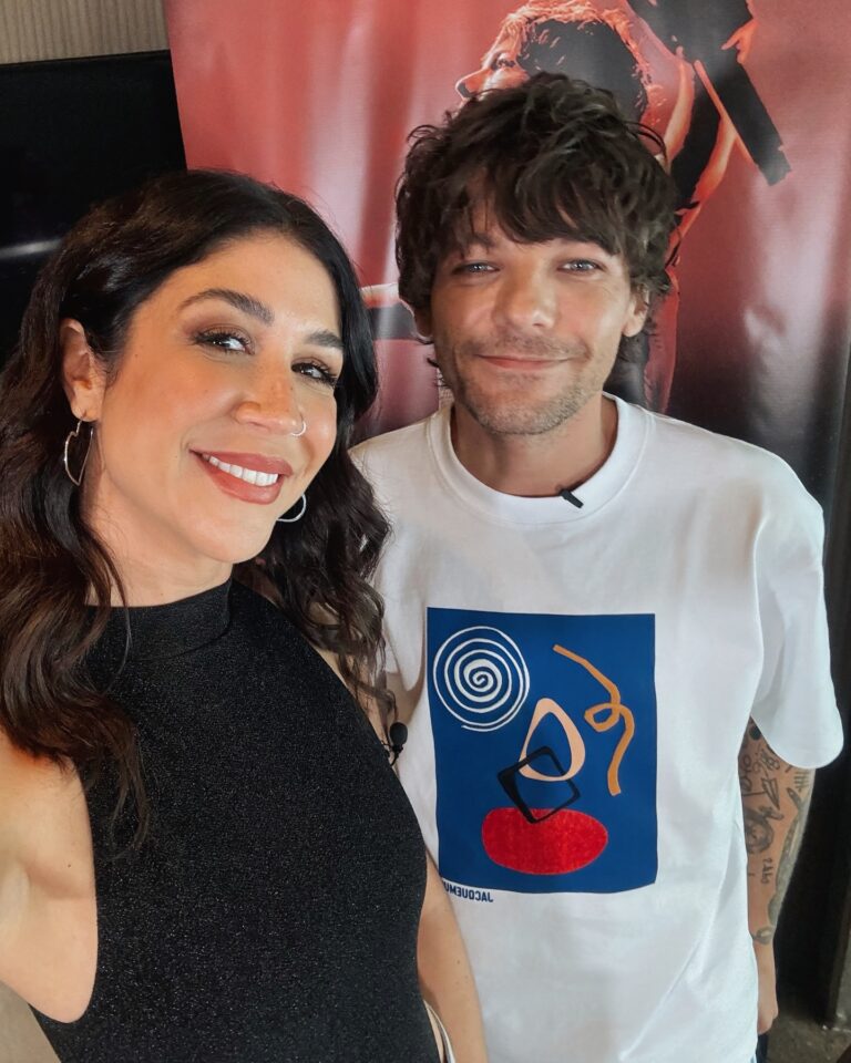 Foquinha Instagram - Louis in the house 🇧🇷 hoje eu entrevistei o @louist91 que volta em maio para shows por aqui! muito legal pra mim, como jornalista, acompanhar a carreira dele há tanto tempo e finalmente poder trocar uma ideia ❤️ Foi rapidinho mas bem legal! Vamos correr pra soltar o quanto antes no canal!