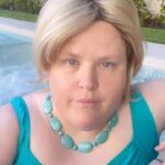 Fortune Feimster Instagram - I mean how can anyone resist an Uncrustable????? #uncrustables #hottub #standupcomedy #fortunefeimster